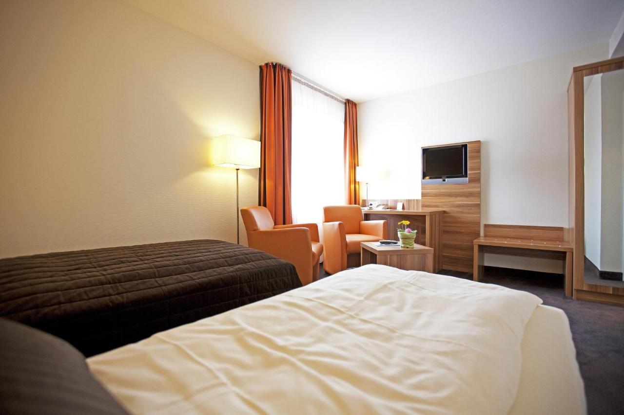 Hotel Hirsch Leonberg Quarto foto